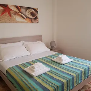 ritas-house-in-monterosso.hotelitalianriviera.com/
